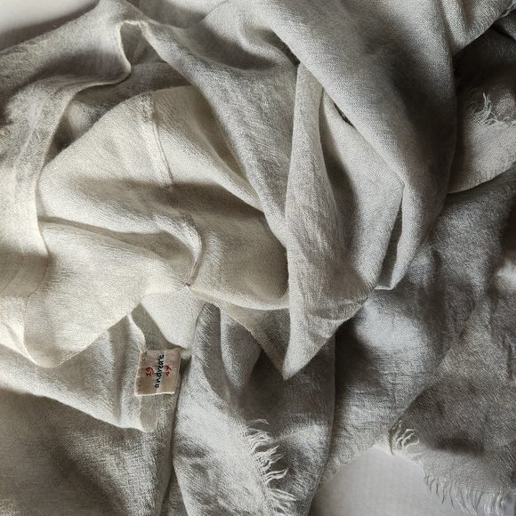 Andrea’s 1947 Scarf Cashmere Ruana Made In Italy - Picture 5 of 8